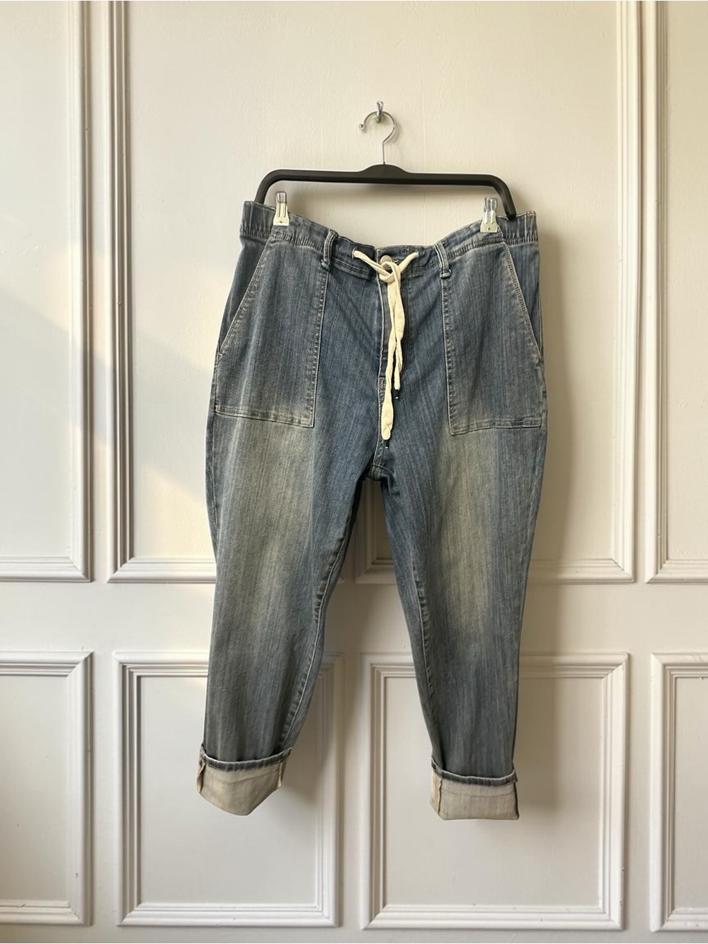 Judy Blue Relaxed Pull On Style Jeans. Vintage Wash. Size: 16W